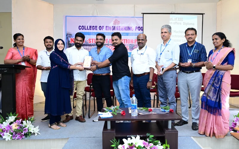 Aisha Collecting Award