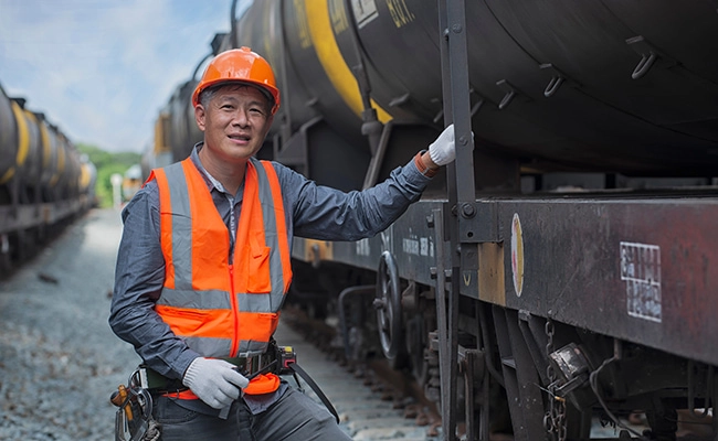 Fleet and service support solutions for rail systems